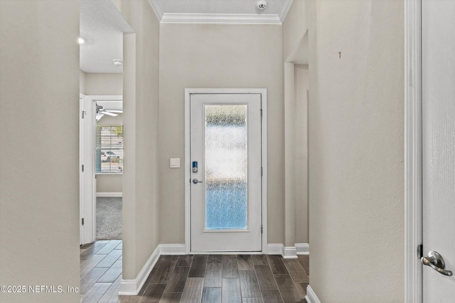 Spacious, unfurnished interior of a new home in Parkland Preserve, St. Augustine (Image 19).