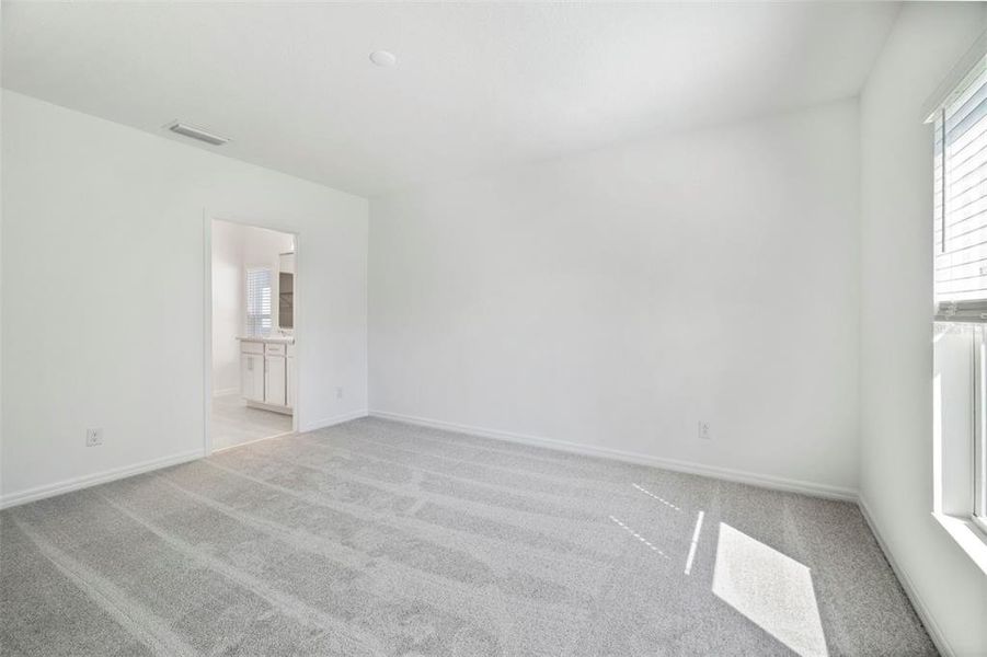 Spacious, unfurnished interior of a new home in Preservation Pointe, Davenport (Image 7).