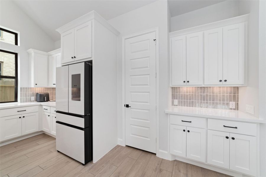 Furnished interior view inside a new home in Cross Creek Ranch, Fulshear (Image 19).