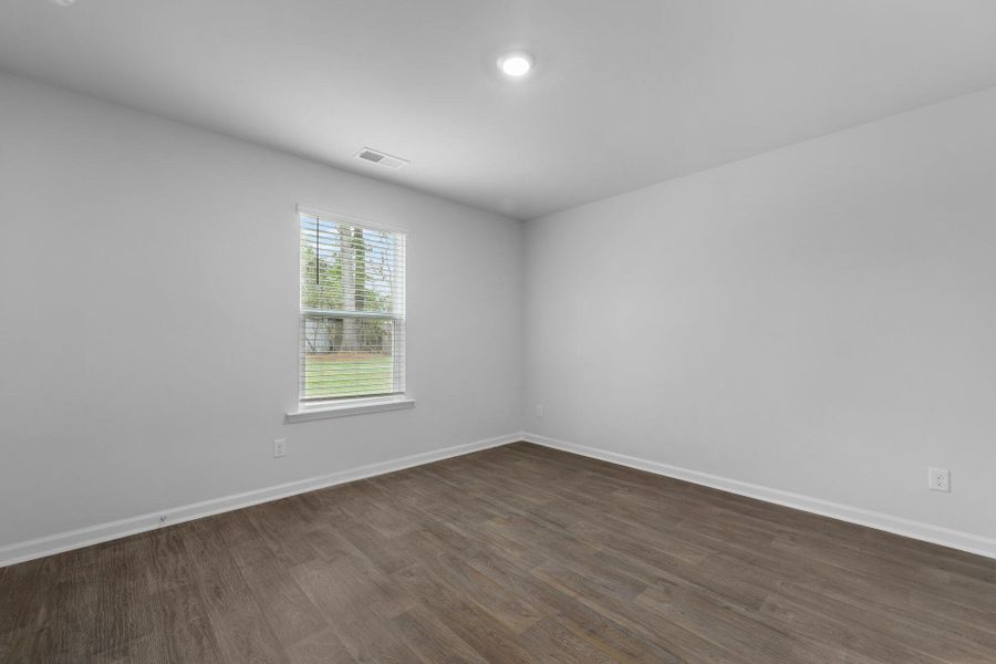 Spacious, unfurnished interior of a new home in Center Pointe, Santee (Image 16).