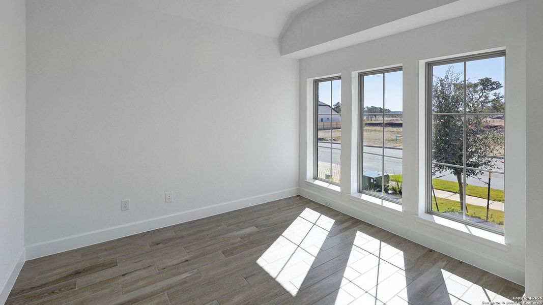 Spacious, unfurnished interior of a new home in Corley Farms 50', Boerne (Image 17).