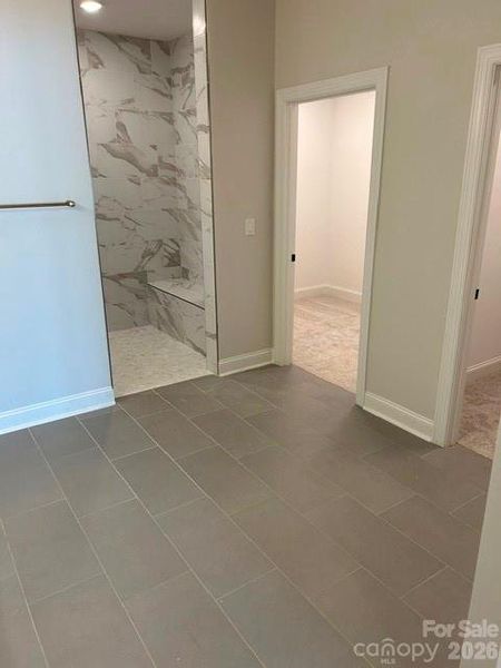 Spacious, unfurnished interior of a new home in The Courtyards at Hodges Farm, Charlotte (Image 23).