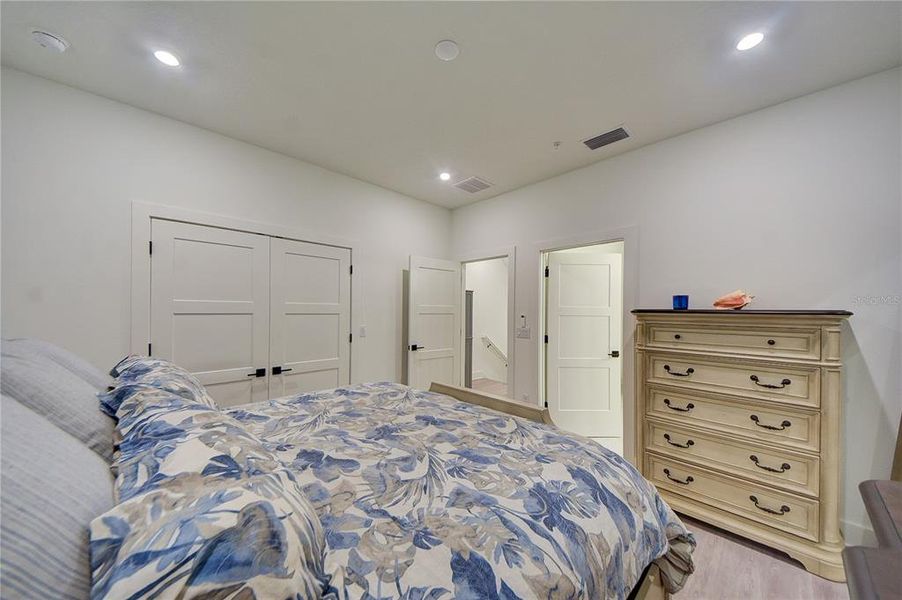 Furnished interior view inside a new home in , St. Petersburg (Image 37).