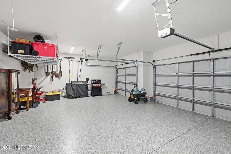 Spacious, unfurnished interior of a new home in , Jacksonville (Image 25).