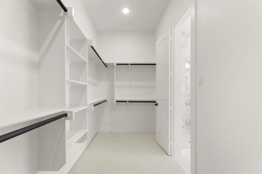 22. 3105 Summer - Closet