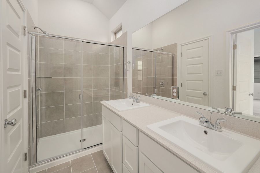 Furnished interior view inside a new home in Trinity Ranch, Elgin (Image 10).
