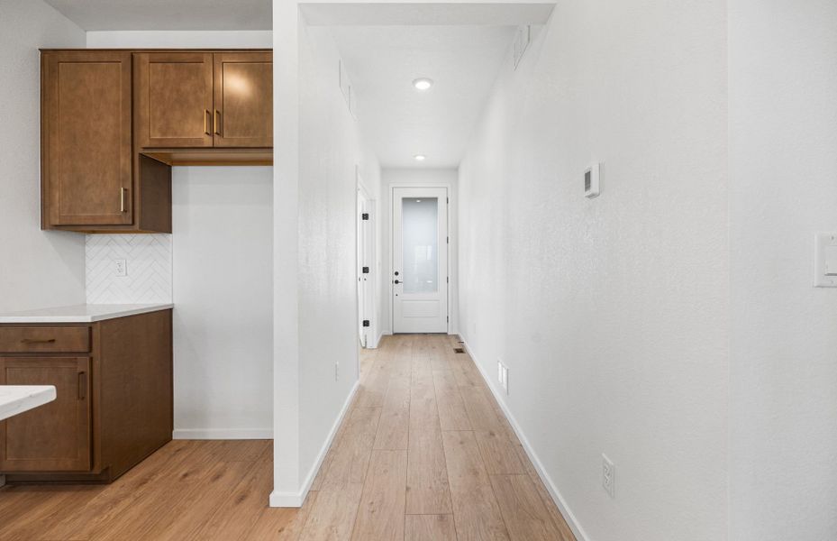 Spacious, unfurnished interior of a new home in Harvest Crossing, Aurora (Image 35).