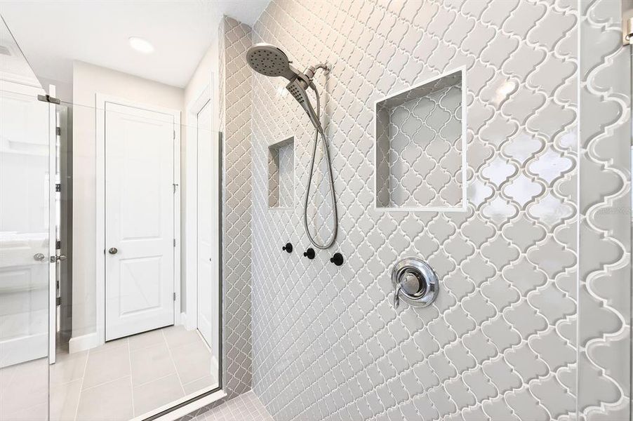 Close-up of interior finishes inside a home in , Oviedo (Image 20).