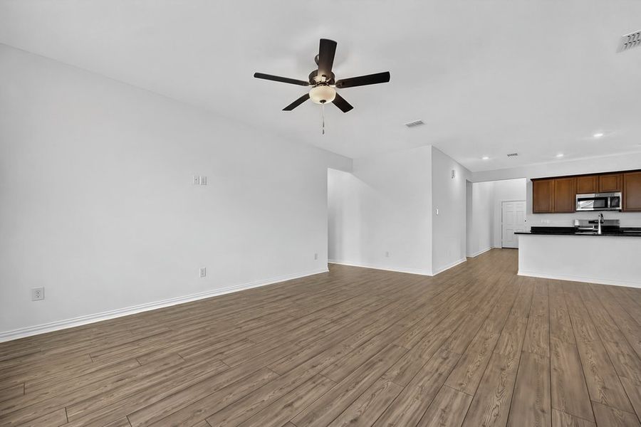 Spacious, unfurnished interior of a new home in River Ridge, Crandall (Image 19).