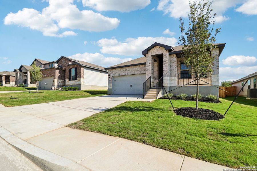 Community amenities in Royal Crest, San Antonio (Image 39). Community amenities in Royal Crest, San Antonio (Image 39).