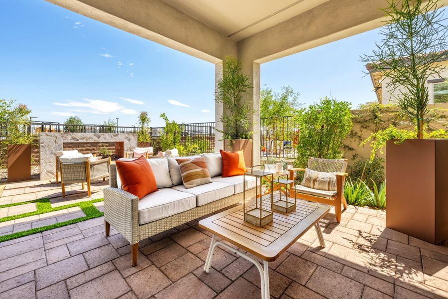 Representative exterior details of a home built from the Rosemary Plan 40-2 by Tri Pointe Homes in Waterston Central, Gilbert (Image 3).
