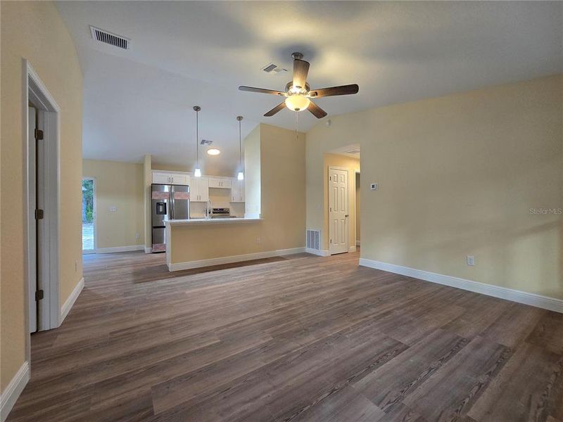 Spacious, unfurnished interior of a new home in , Ocala (Image 29).