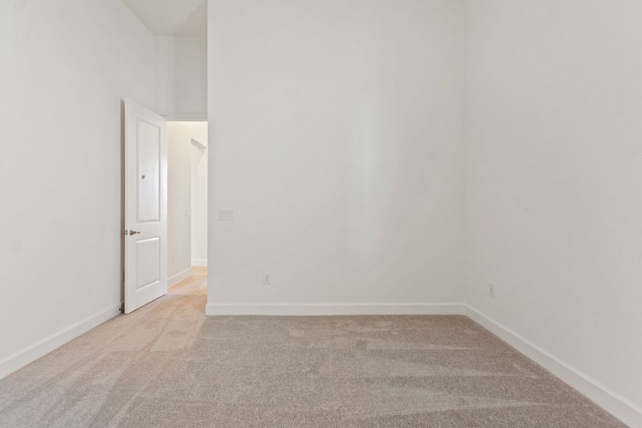 Representative unfurnished interior of a home built from the Oceanside by Park Square Residential in Paradiso Grande, Orlando (Image 28).