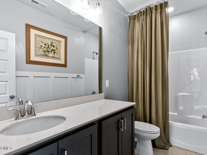 028-1280x960-bathroom