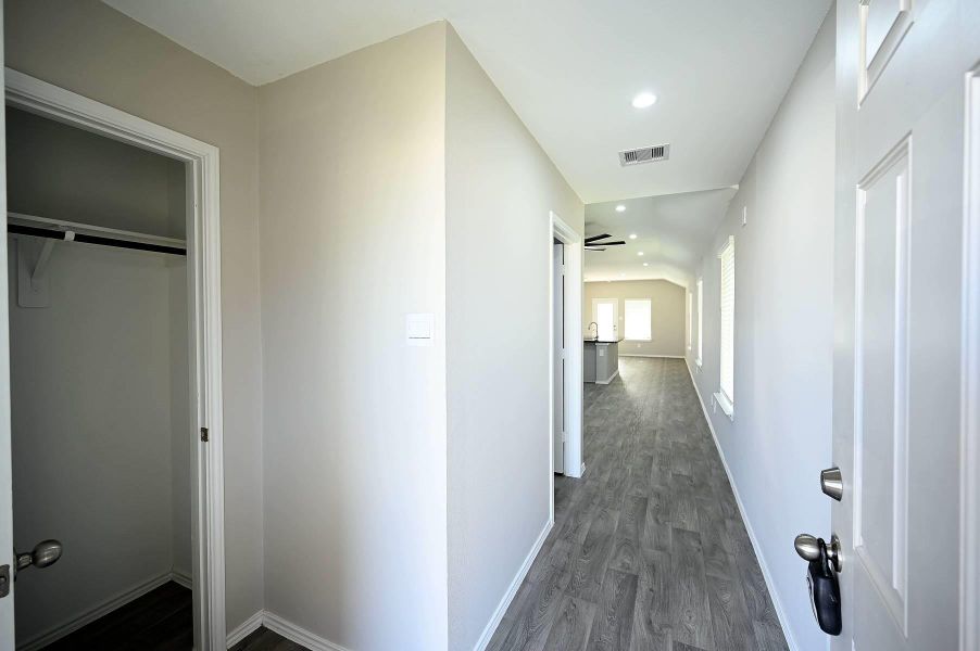 Spacious, unfurnished interior of a new home in Breckenridge Forest, Spring (Image 6).