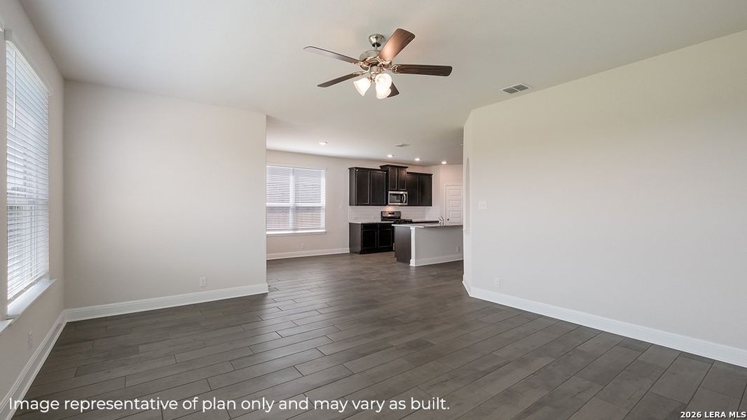 Spacious, unfurnished interior of a new home in Veranda, San Antonio (Image 20).