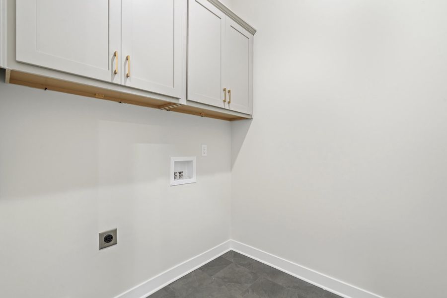 Spacious, unfurnished interior of a new home in Twin Oaks, Oakland (Image 16).