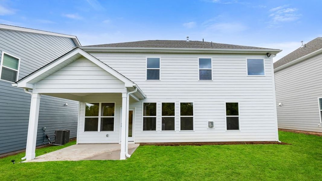 Representative exterior details of a home built from the Fleetwood by D.R. Horton in Harrison Valley, Simpsonville (Image 4).