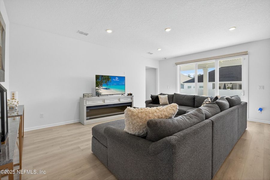 Furnished interior view inside a new home in , Middleburg (Image 9).