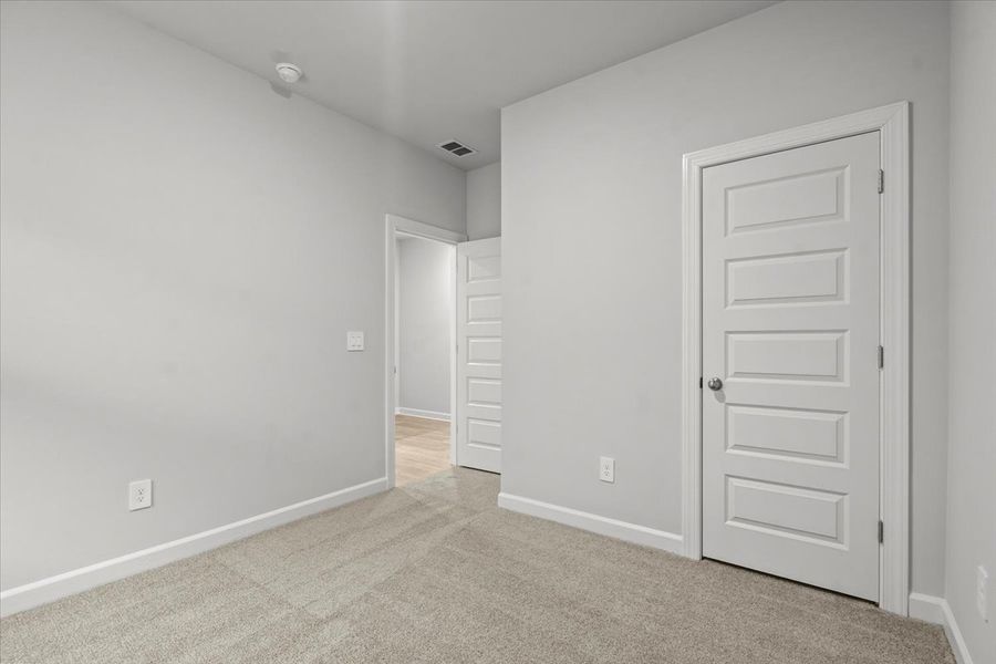 Spacious, unfurnished interior of a new home in Vickery Station, Woodruff (Image 13).