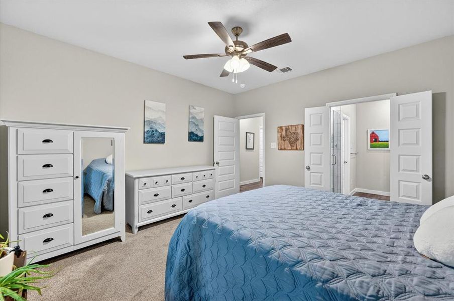 Furnished interior view inside a new home in , Cleburne (Image 18).