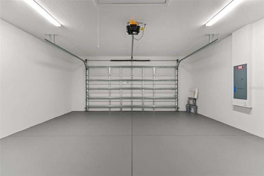 Spacious, unfurnished interior of a new home in , North Port (Image 45). Spacious, unfurnished interior of a new home in , North Port (Image 45).