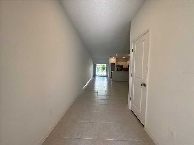 Spacious, unfurnished interior of a new home in , Wesley Chapel (Image 14).