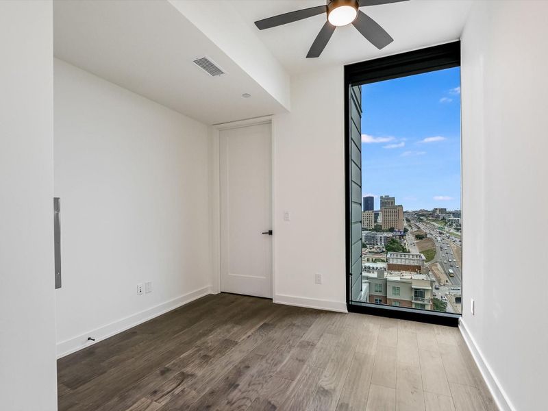 Spacious, unfurnished interior of a new home in , Austin (Image 12).