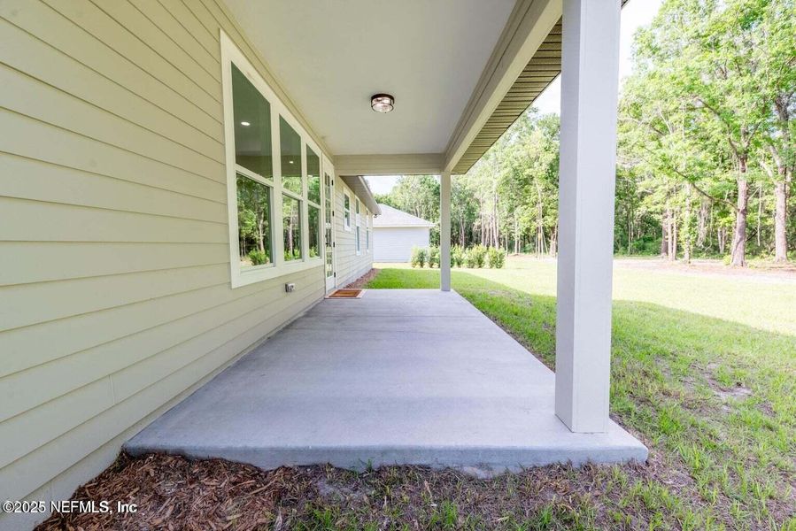 Exterior details and patio area of a home in , Starke (Image 23).
