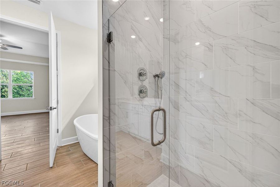 Furnished interior view inside a new home in Cape Coral, Cape Coral (Image 10).