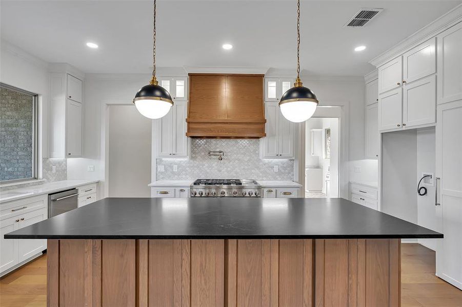 Image 37 of a home in .