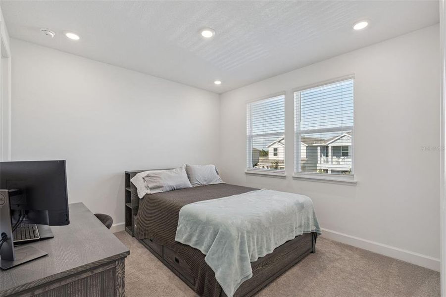 Furnished interior view inside a new home in , Winter Garden (Image 40).