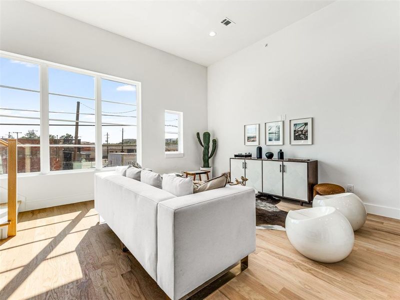 Furnished interior view inside a new home in , Dallas (Image 4).