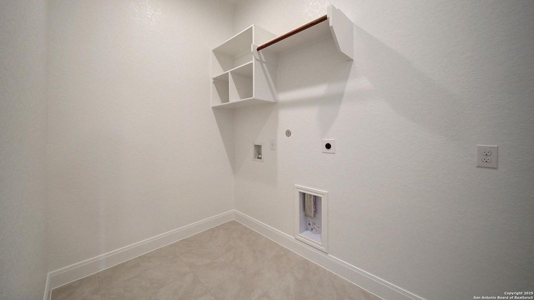 Spacious, unfurnished interior of a new home in Kallison Ranch 60', San Antonio (Image 15).