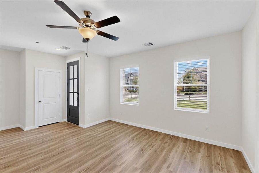Spacious, unfurnished interior of a new home in Solterra Texas, Mesquite (Image 31).