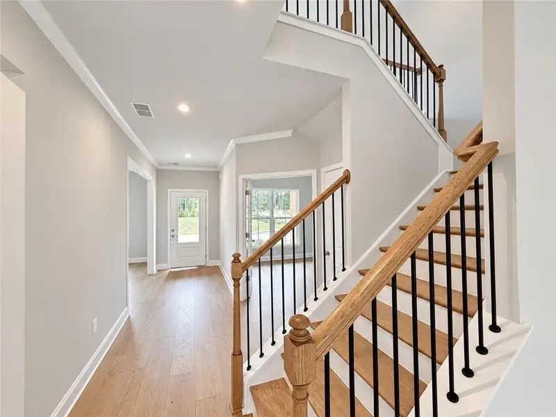 Spacious, unfurnished interior of a new home in Berkeley Mill, Cumming (Image 18).