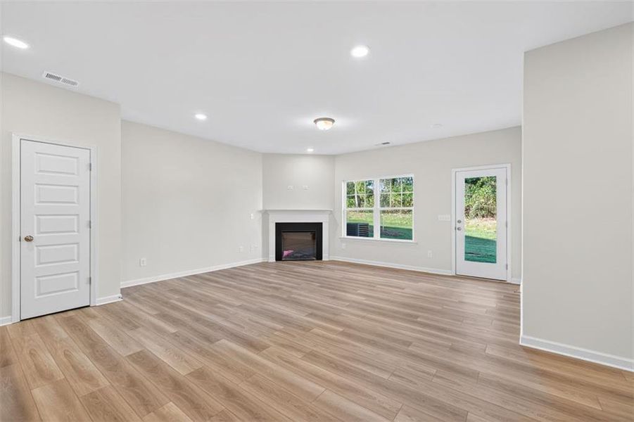 Spacious, unfurnished interior of a new home in Jameson Towns, Villa Rica (Image 16).