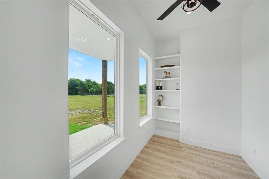 Spacious, unfurnished interior of a new home in , Celeste (Image 22).