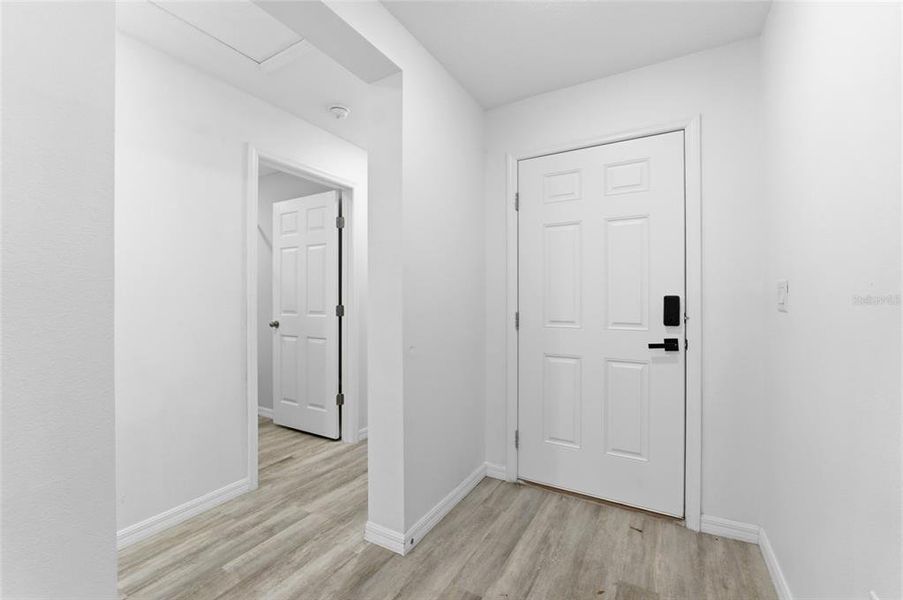 Spacious, unfurnished interior of a new home in , Winter Haven (Image 10).