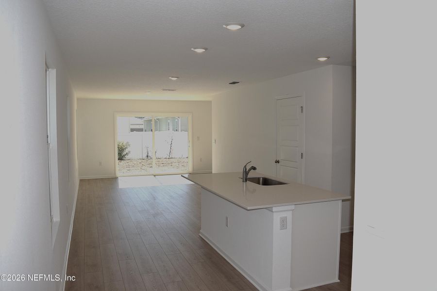 Spacious, unfurnished interior of a new home in Irongate Villas, Jacksonville (Image 26).