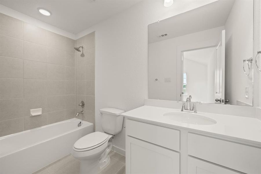 26_8825 Acorn- Bathroom-2