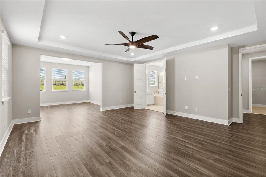 Spacious, unfurnished interior of a new home in , Winter Garden (Image 52).