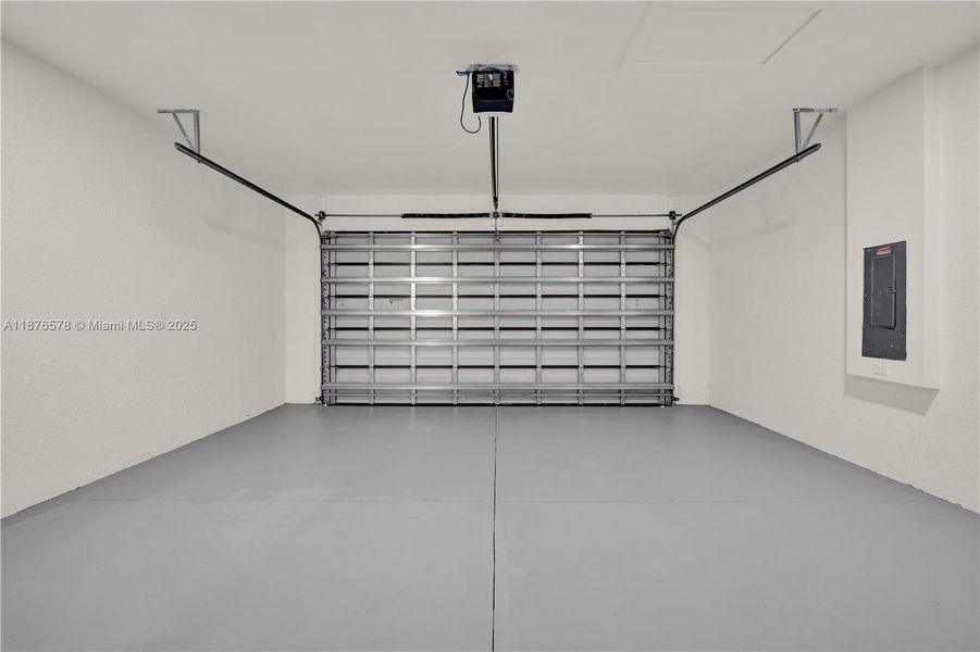 Electric garage opener