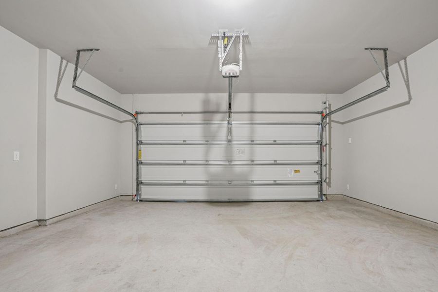 Spacious, unfurnished interior of a new home in Kemah Crossing - City Series, Kemah (Image 30). Spacious, unfurnished interior of a new home in Kemah Crossing - City Series, Kemah (Image 30).