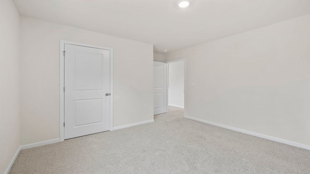 Spacious, unfurnished interior of a new home in Cedar Gap, Fountain Inn (Image 26).