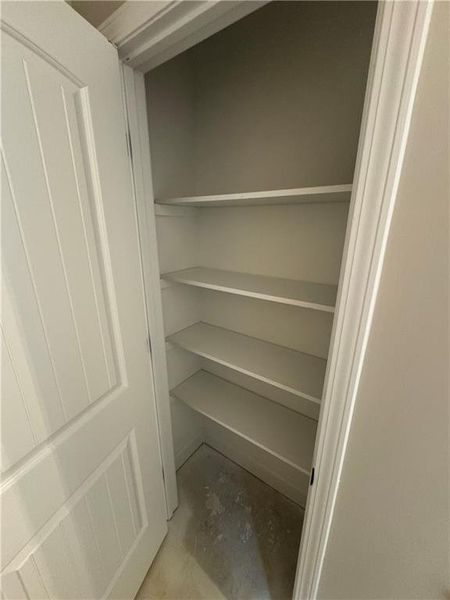 Spacious, unfurnished interior of a new home in , Franklin Springs (Image 8).