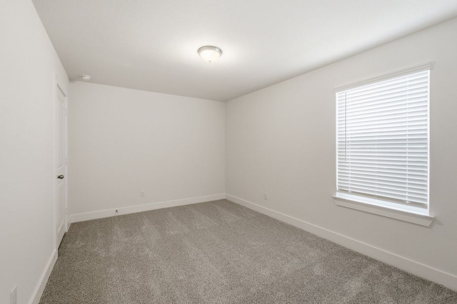 Spacious, unfurnished interior of a new home in Laurel Vistas, San Antonio (Image 92).