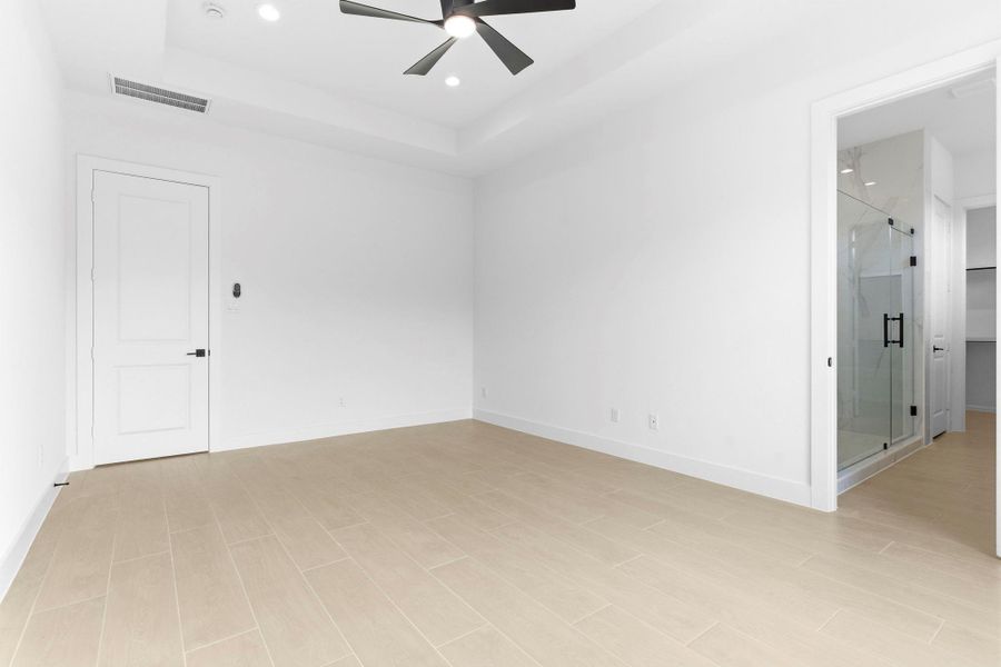 Spacious, unfurnished interior of a new home in , Dayton (Image 43).