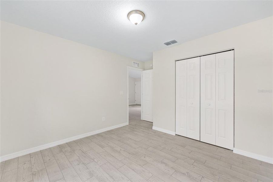 Spacious, unfurnished interior of a new home in , Ocala (Image 11).