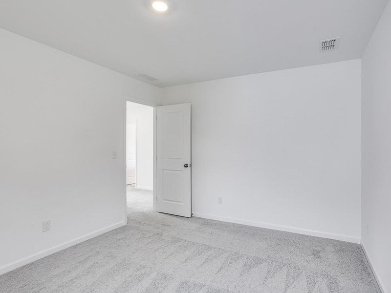 Spacious, unfurnished interior of a new home in Heritage River, Euharlee (Image 28). Spacious, unfurnished interior of a new home in Heritage River, Euharlee (Image 28).